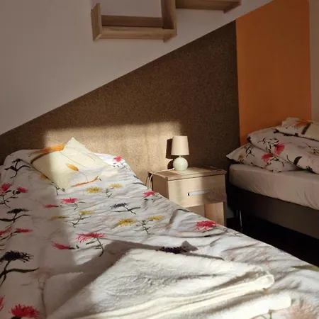 Κατάλυμα σε φάρμα Goscinne Lila *